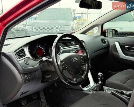Красный Киа Сид, объемом двигателя 1.58 л и пробегом 254 тыс. км за 9800 $, фото 9 на Automoto.ua