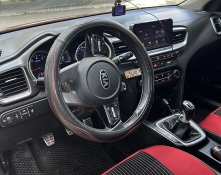 Киа Сид 2018 в Вольногорске на Automoto.ua Красный Киа Сид, объемом двигателя 1 л и пробегом 56 тыс. км за 10800 $, фото 22 на Automoto.ua
