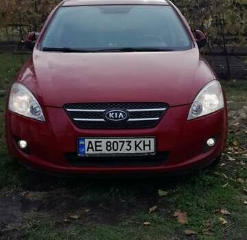 Кіа Сід 2006 у Павлограде на Automoto.ua Червоний Кіа Сід, об'ємом двигуна 1.6 л та пробігом 230 тис. км за 4500 $, фото 1 на Automoto.ua