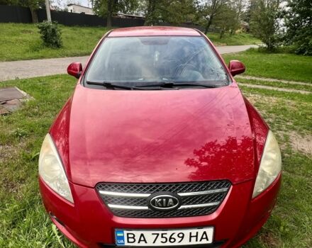 Красный Киа Сид, объемом двигателя 1.4 л и пробегом 200 тыс. км за 5602 $, фото 1 на Automoto.ua
