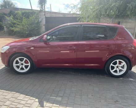 Красный Киа Сид, объемом двигателя 2 л и пробегом 238 тыс. км за 5600 $, фото 1 на Automoto.ua