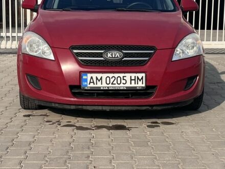 Красный Киа Сид, объемом двигателя 1.6 л и пробегом 230 тыс. км за 4700 $, фото 1 на Automoto.ua