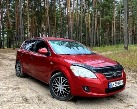 Красный Киа Сид, объемом двигателя 1.6 л и пробегом 236 тыс. км за 4500 $, фото 1 на Automoto.ua