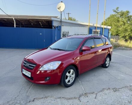 Красный Киа Сид, объемом двигателя 1.6 л и пробегом 218 тыс. км за 5800 $, фото 1 на Automoto.ua