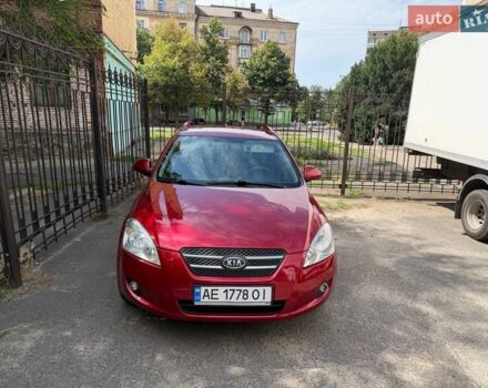 Красный Киа Сид, объемом двигателя 2 л и пробегом 240 тыс. км за 6150 $, фото 1 на Automoto.ua