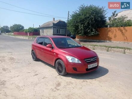 Киа Сид 2007 в Измаиле на Automoto.ua Красный Киа Сид, объемом двигателя 1.4 л и пробегом 286 тыс. км за 4450 $, фото 1 на Automoto.ua