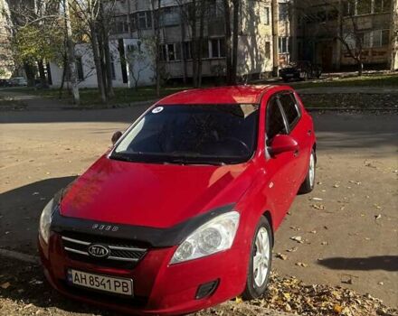 Красный Киа Сид, объемом двигателя 1.6 л и пробегом 308 тыс. км за 5500 $, фото 1 на Automoto.ua
