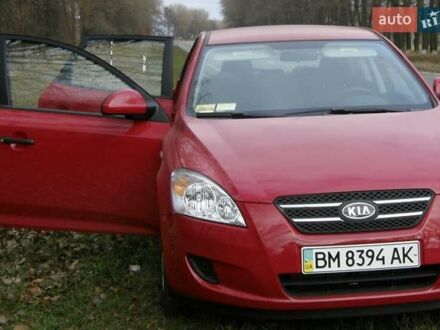 Киа Сид 2008 в Сумах на Automoto.ua Красный Киа Сид, объемом двигателя 1.4 л и пробегом 143 тыс. км за 5500 $, фото 1 на Automoto.ua