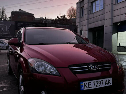 Красный Киа Сид, объемом двигателя 2 л и пробегом 177 тыс. км за 6900 $, фото 1 на Automoto.ua