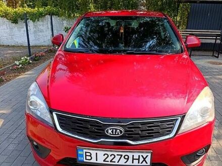 Киа Сид 2008 в Миргороде на Automoto.ua Красный Киа Сид, объемом двигателя 1.6 л и пробегом 240 тыс. км за 4300 $, фото 1 на Automoto.ua