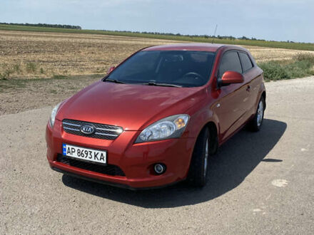 Киа Сид 2008 в Запорожье на Automoto.ua Красный Киа Сид, объемом двигателя 1.4 л и пробегом 166 тыс. км за 6200 $, фото 1 на Automoto.ua