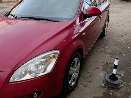 Красный Киа Сид, объемом двигателя 1.58 л и пробегом 215 тыс. км за 5500 $, фото 1 на Automoto.ua