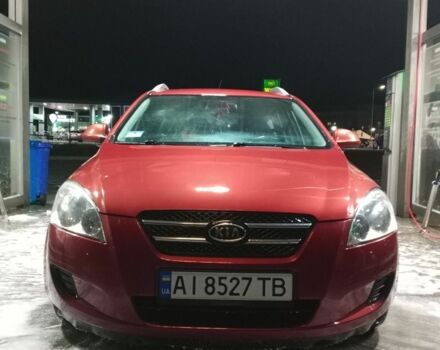 Кіа Сід 2008 у Обухове на Automoto.ua Червоний Кіа Сід, об'ємом двигуна 0 л та пробігом 208 тис. км за 5500 $, фото 1 на Automoto.ua