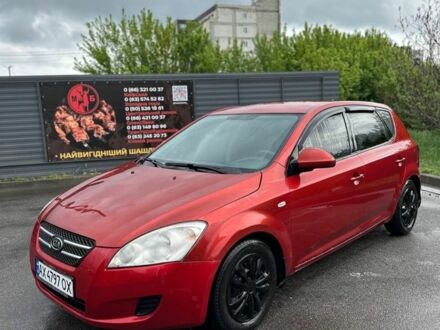 Киа Сид 2008 в Харькове на Automoto.ua Красный Киа Сид, объемом двигателя 1.4 л и пробегом 280 тыс. км за 3800 $, фото 1 на Automoto.ua