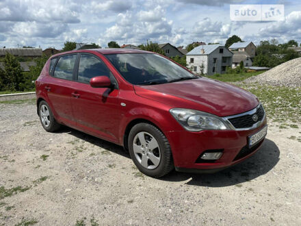 Кіа Сід 2009 у Тернополі на Automoto.ua Червоний Кіа Сід, об'ємом двигуна 1.4 л та пробігом 211 тис. км за 5700 $, фото 1 на Automoto.ua