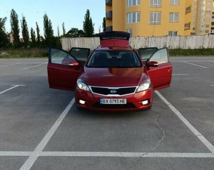 Червоний Кіа Сід, об'ємом двигуна 1.59 л та пробігом 260 тис. км за 6500 $, фото 1 на Automoto.ua