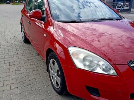 Киа Сид 2009 в Яворове на Automoto.ua Красный Киа Сид, объемом двигателя 1.4 л и пробегом 190 тыс. км за 3700 $, фото 1 на Automoto.ua