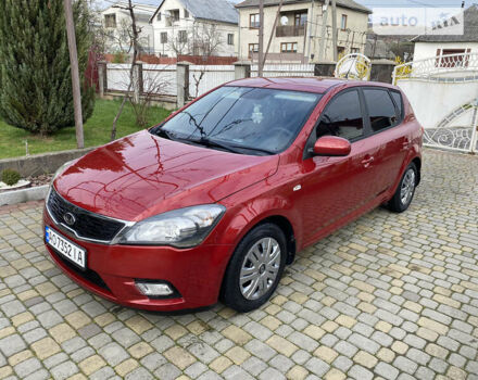 Красный Киа Сид, объемом двигателя 1.4 л и пробегом 192 тыс. км за 5350 $, фото 1 на Automoto.ua