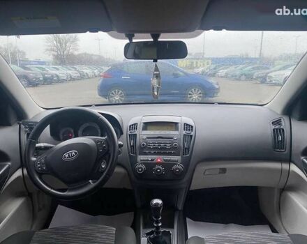 Киа Сид, объемом двигателя 1.6 л и пробегом 226 тыс. км за 5800 $, фото 15 на Automoto.ua