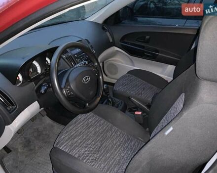 Киа Сид, объемом двигателя 1.4 л и пробегом 166 тыс. км за 6500 $, фото 3 на Automoto.ua