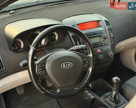 Киа Сид, объемом двигателя 0 л и пробегом 242 тыс. км за 4400 $, фото 6 на Automoto.ua