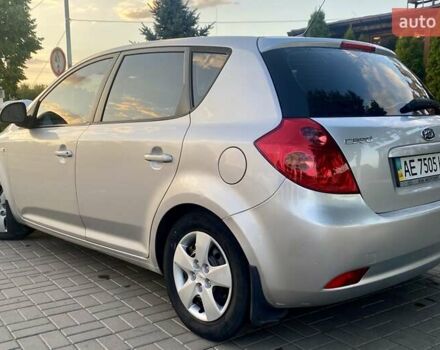 Киа Сид, объемом двигателя 1.58 л и пробегом 184 тыс. км за 6200 $, фото 2 на Automoto.ua