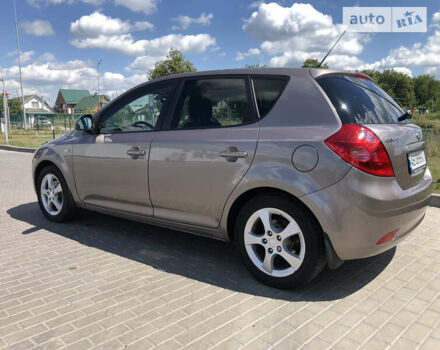 Киа Сид, объемом двигателя 1.6 л и пробегом 184 тыс. км за 6700 $, фото 4 на Automoto.ua