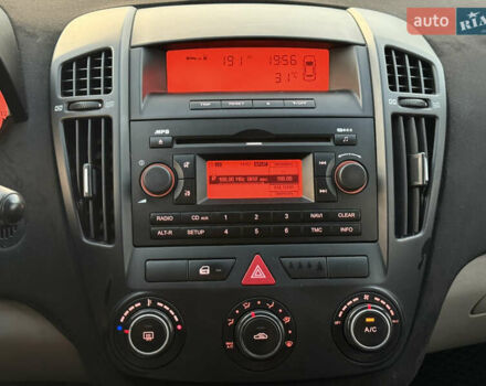 Киа Сид, объемом двигателя 0 л и пробегом 242 тыс. км за 4400 $, фото 8 на Automoto.ua