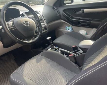 Киа Сид, объемом двигателя 1.6 л и пробегом 135 тыс. км за 5700 $, фото 7 на Automoto.ua