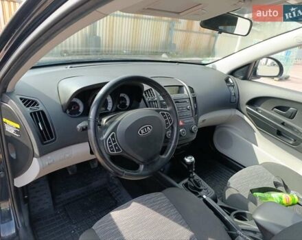 Киа Сид, объемом двигателя 1.6 л и пробегом 127 тыс. км за 6200 $, фото 14 на Automoto.ua