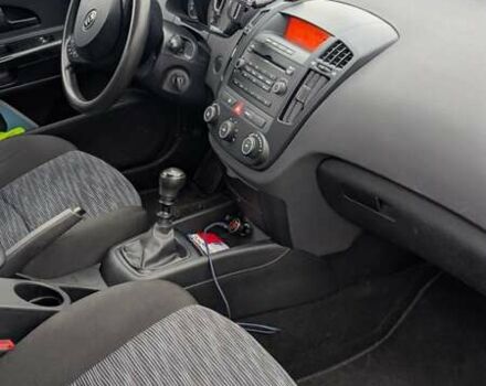 Киа Сид, объемом двигателя 0 л и пробегом 129 тыс. км за 5500 $, фото 6 на Automoto.ua