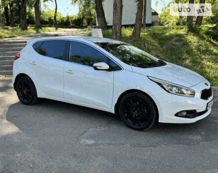 Киа Сид, объемом двигателя 1.6 л и пробегом 124 тыс. км за 9800 $, фото 4 на Automoto.ua