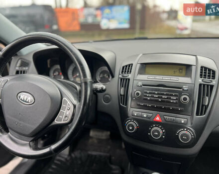 Кіа Сід, об'ємом двигуна 1.6 л та пробігом 263 тис. км за 5300 $, фото 6 на Automoto.ua