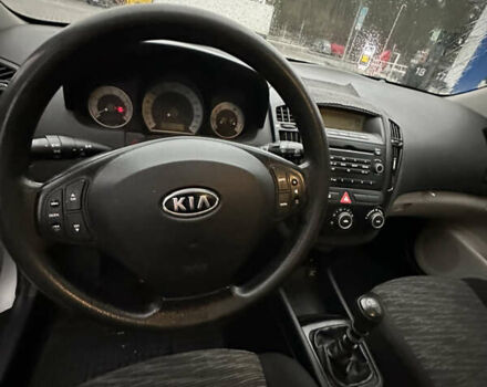 Киа Сид, объемом двигателя 1.6 л и пробегом 262 тыс. км за 5400 $, фото 12 на Automoto.ua