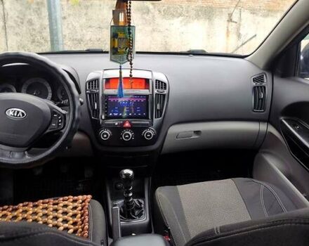 Киа Сид, объемом двигателя 1.6 л и пробегом 246 тыс. км за 5500 $, фото 1 на Automoto.ua