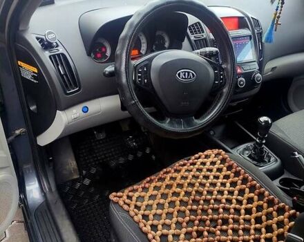 Киа Сид, объемом двигателя 1.6 л и пробегом 246 тыс. км за 5500 $, фото 3 на Automoto.ua