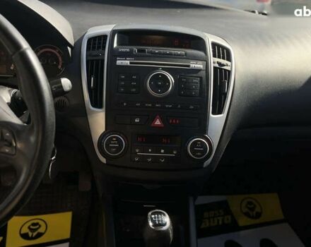 Кіа Сід, об'ємом двигуна 1.6 л та пробігом 325 тис. км за 5600 $, фото 19 на Automoto.ua