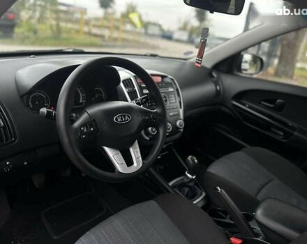 Киа Сид, объемом двигателя 1.4 л и пробегом 224 тыс. км за 6200 $, фото 23 на Automoto.ua