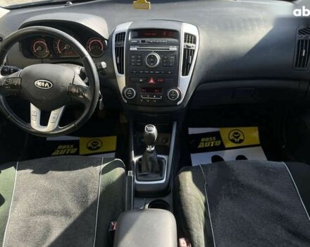 Киа Сид, объемом двигателя 1.6 л и пробегом 325 тыс. км за 5600 $, фото 12 на Automoto.ua