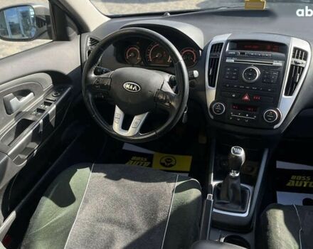 Киа Сид, объемом двигателя 1.6 л и пробегом 325 тыс. км за 5600 $, фото 13 на Automoto.ua