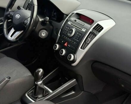 Киа Сид, объемом двигателя 1.4 л и пробегом 187 тыс. км за 6400 $, фото 16 на Automoto.ua