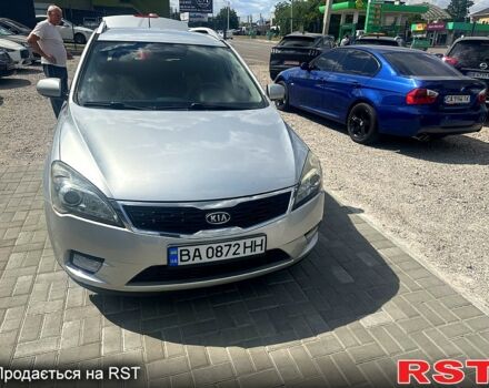 Киа Сид, объемом двигателя 1.4 л и пробегом 200 тыс. км за 7500 $, фото 1 на Automoto.ua