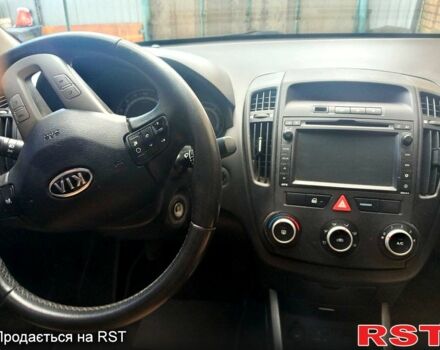 Киа Сид, объемом двигателя 1.4 л и пробегом 200 тыс. км за 7500 $, фото 5 на Automoto.ua