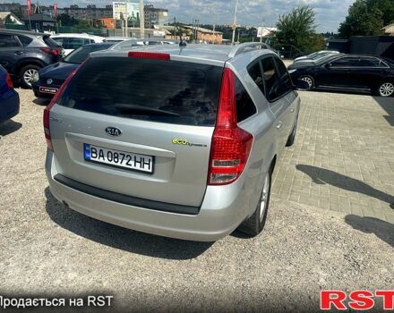 Киа Сид, объемом двигателя 1.4 л и пробегом 200 тыс. км за 7500 $, фото 4 на Automoto.ua