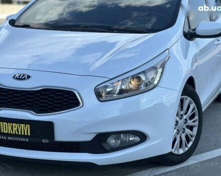 Кіа Сід, об'ємом двигуна 0 л та пробігом 138 тис. км за 10400 $, фото 4 на Automoto.ua