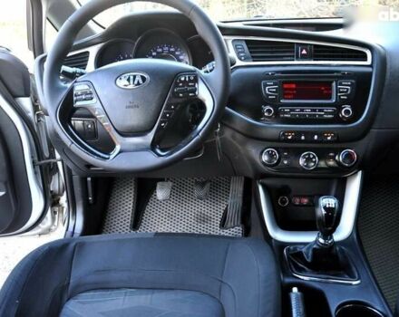 Киа Сид, объемом двигателя 1.4 л и пробегом 210 тыс. км за 7500 $, фото 20 на Automoto.ua