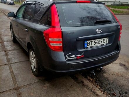 Киа Сид, объемом двигателя 1.6 л и пробегом 246 тыс. км за 5500 $, фото 1 на Automoto.ua