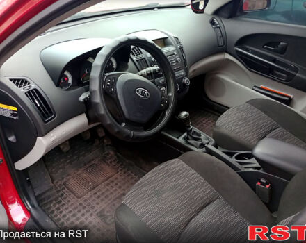 Киа Сид, объемом двигателя 1.6 л и пробегом 250 тыс. км за 5500 $, фото 1 на Automoto.ua