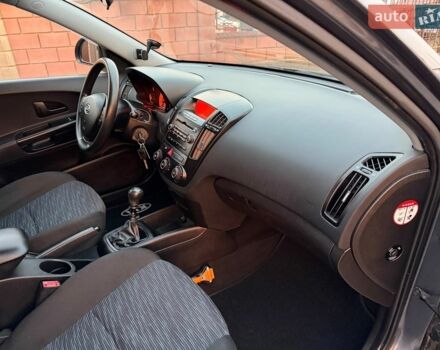 Кіа Сід, об'ємом двигуна 1.6 л та пробігом 200 тис. км за 6250 $, фото 1 на Automoto.ua