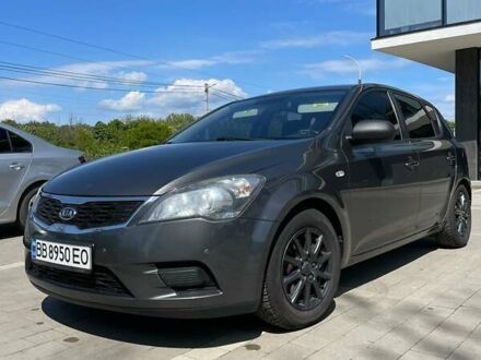 Киа Сид, объемом двигателя 1.4 л и пробегом 205 тыс. км за 6350 $, фото 1 на Automoto.ua